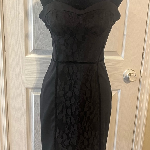 Jessica Simpson Dresses & Skirts - Jessica Simpson Spaghetti Strap Form Fitting Dress